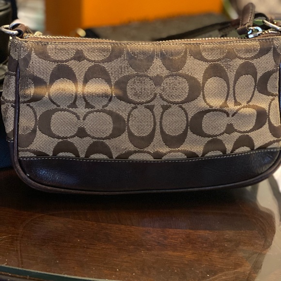 Coach Signature Brown Shoulder Bag - Picture 1 of 4